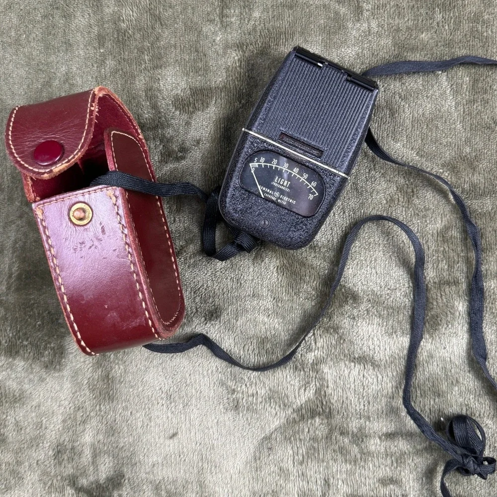 Vintage General Electric GE DW-68 Exposure Light Meter with‎ Leather Case USA